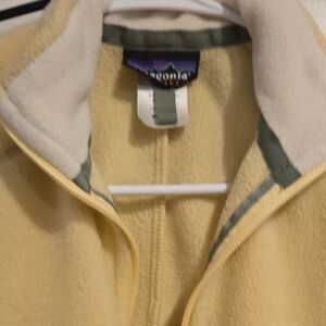 Womens Small Patagonia Light Yellow Fleece Vest with Green Trim